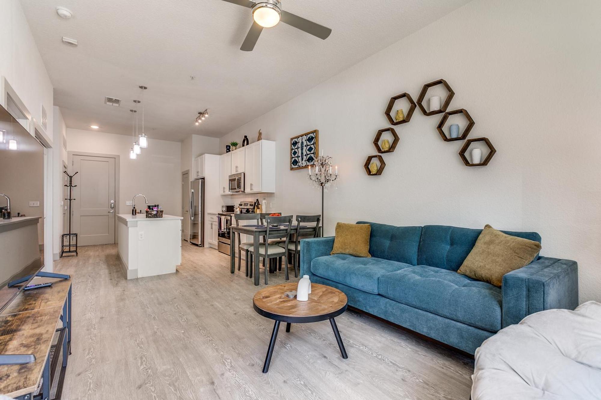 Lush Downtown Condo On Riverwalk W King Ste, Free Parking, Pet Friendly, Centrally Located On Riverwalk San Antonio Exterior photo