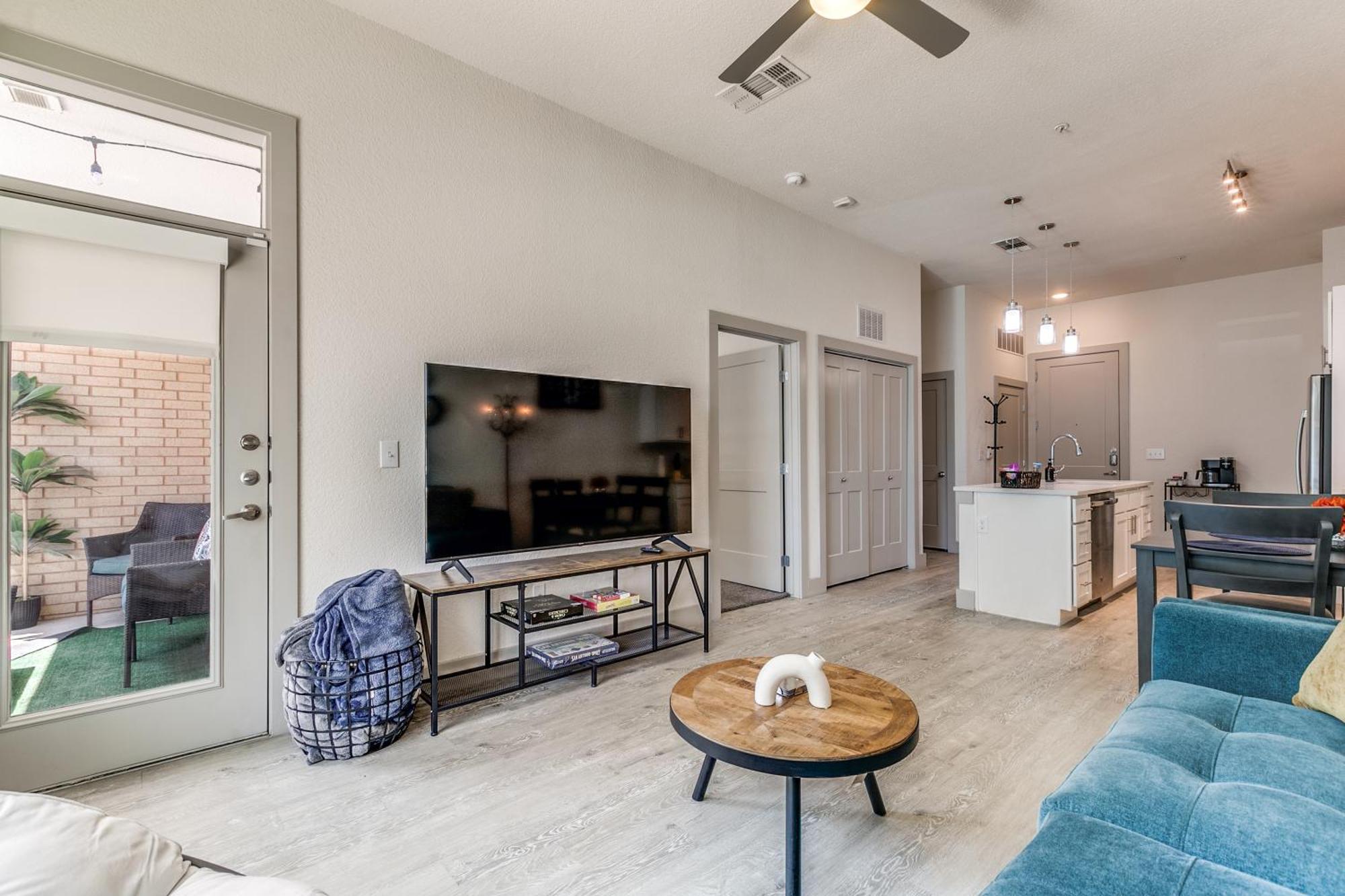 Lush Downtown Condo On Riverwalk W King Ste, Free Parking, Pet Friendly, Centrally Located On Riverwalk San Antonio Exterior photo