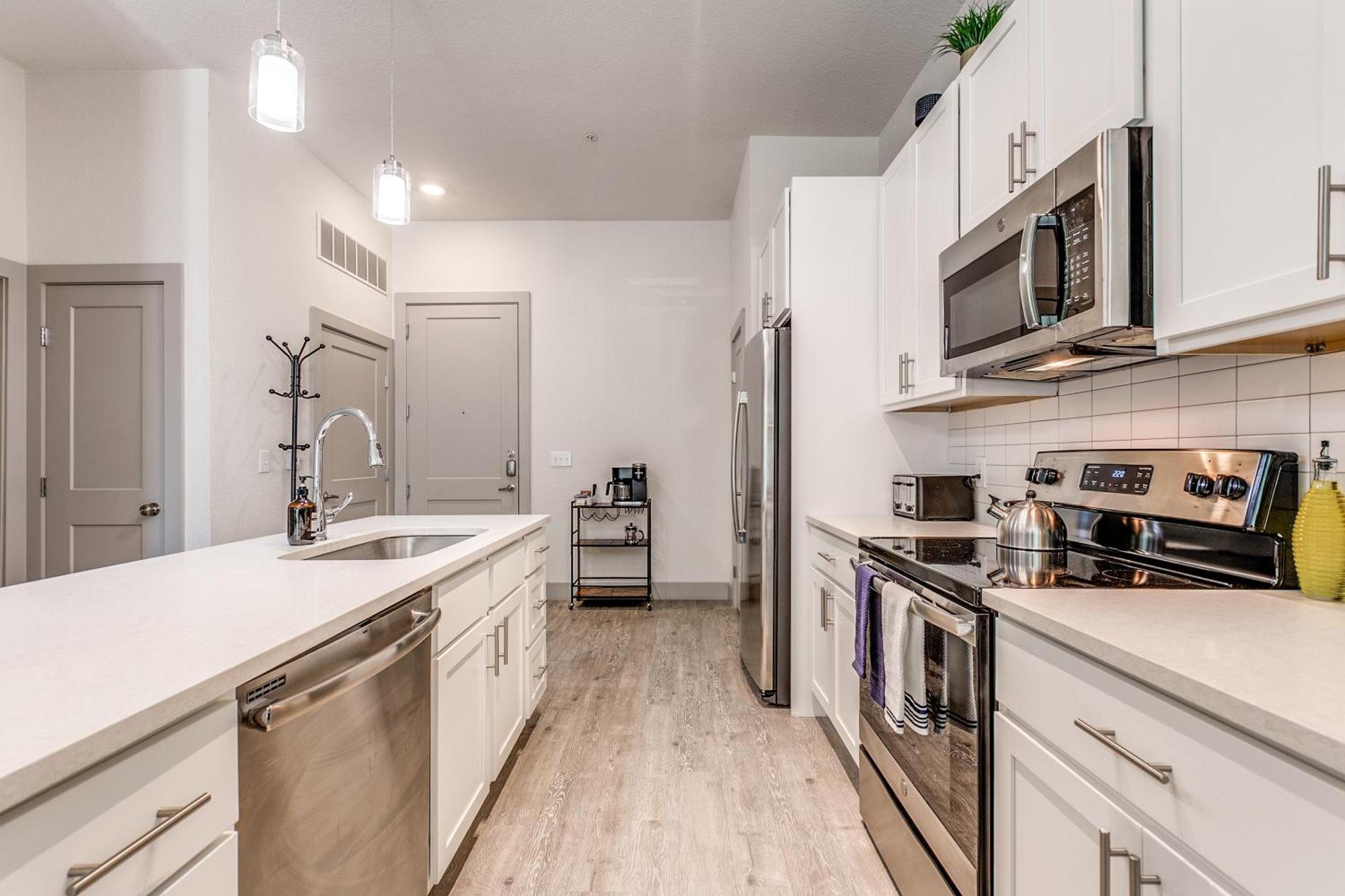 Lush Downtown Condo On Riverwalk W King Ste, Free Parking, Pet Friendly, Centrally Located On Riverwalk San Antonio Exterior photo