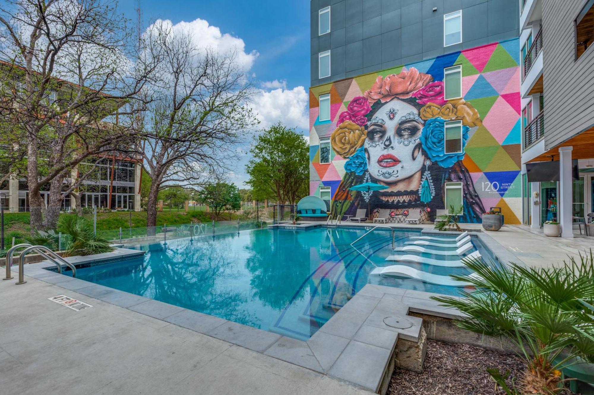 Lush Downtown Condo On Riverwalk W King Ste, Free Parking, Pet Friendly, Centrally Located On Riverwalk San Antonio Exterior photo